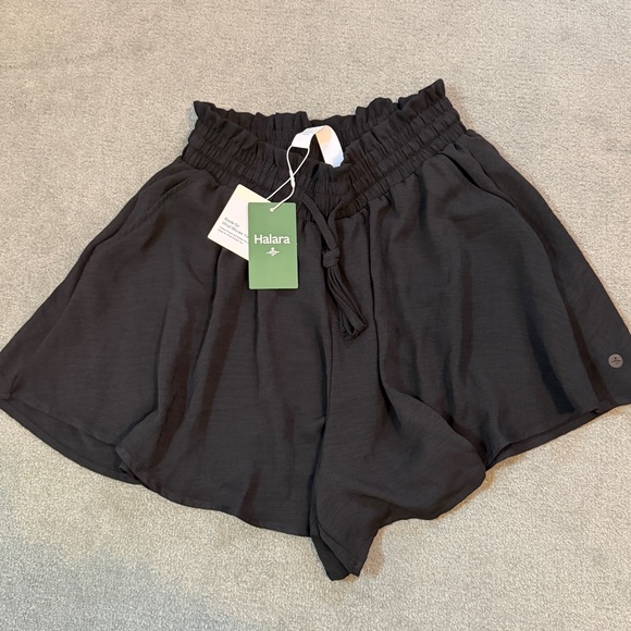 NWT Halara High Waist Drawstring Pocket Wide Leg Athletic Shorts - Small - Picture 4 of 7